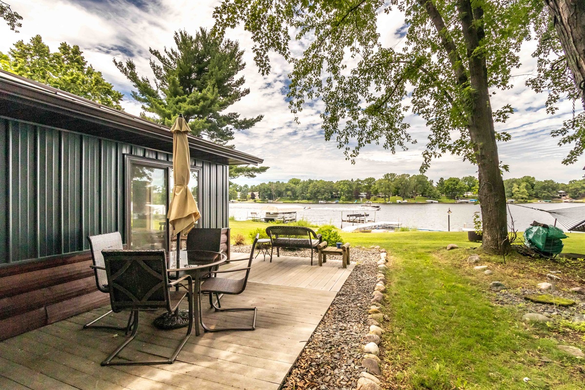Queensway Lakefront Cabin